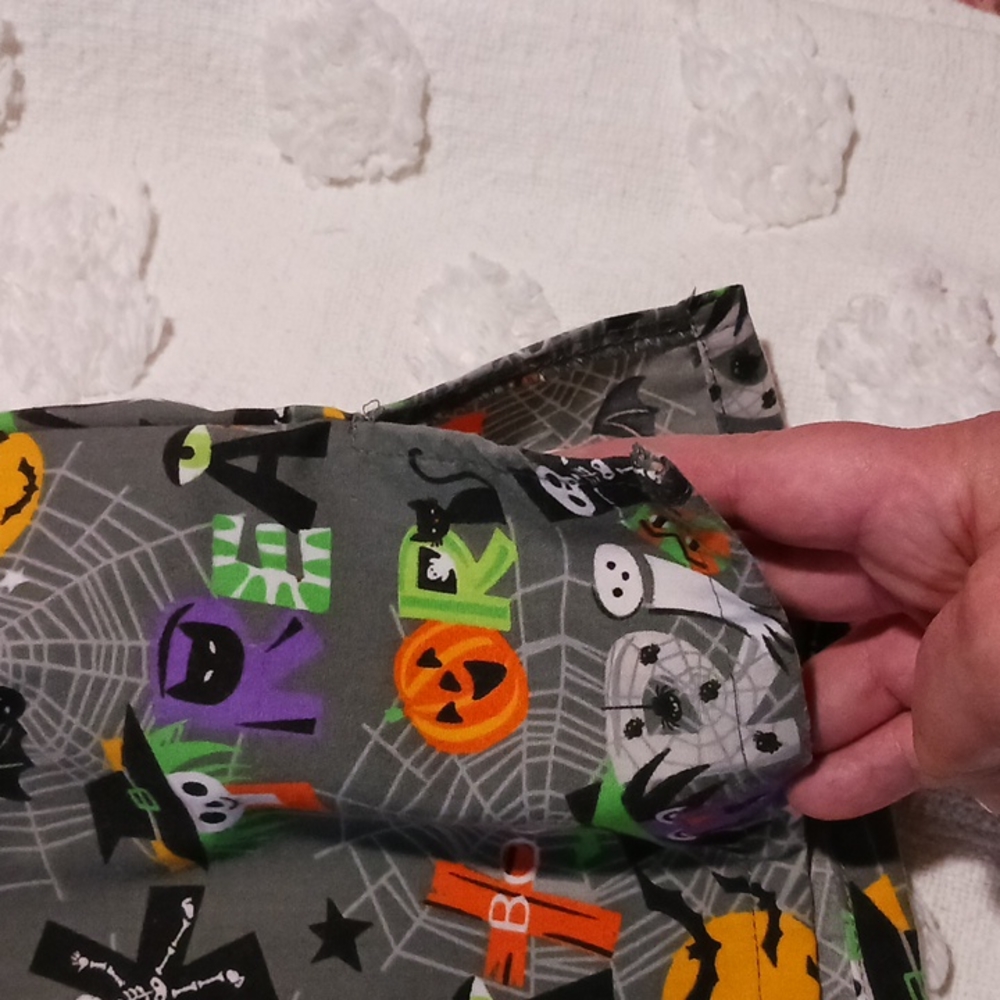 🎃Halloween Scrub 🎃UA Top  XL 🥳 👻 - Picture 5 of 9